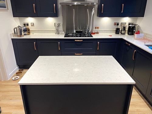 White arabesque silestone - white,